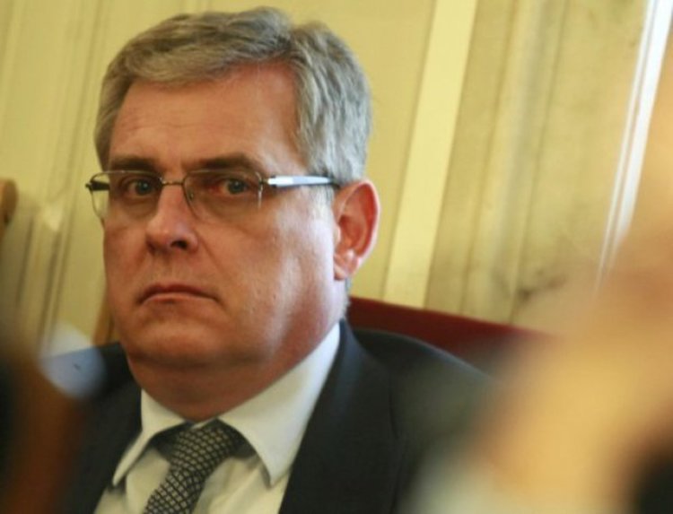 Продължава проверката в Спешна помощ в София