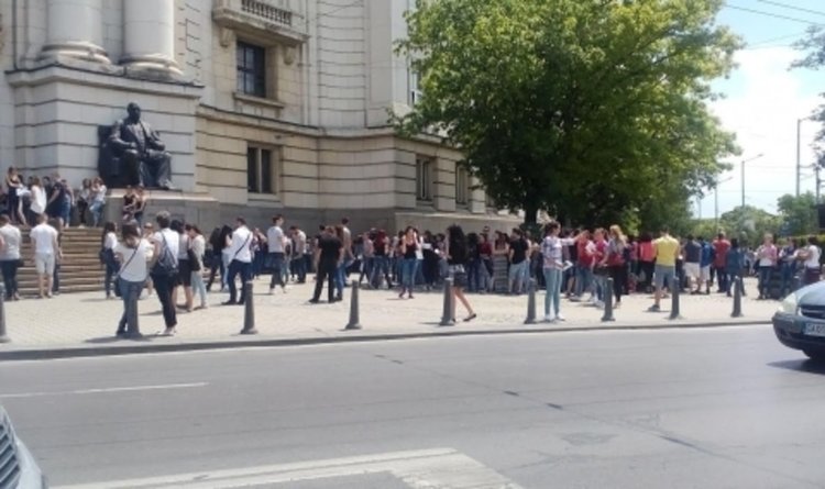 Възможни са фалити и на старите университети