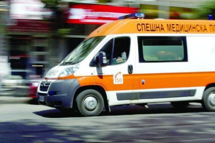 Пак пребиха лекарка от Спешна помощ