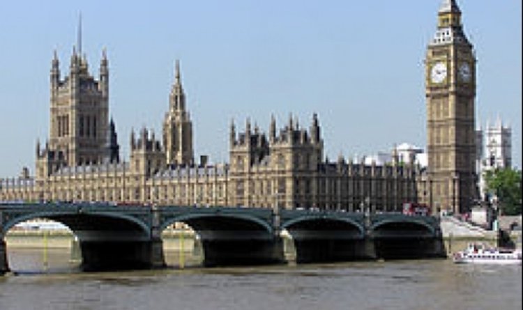  Евакуираха британския парламент