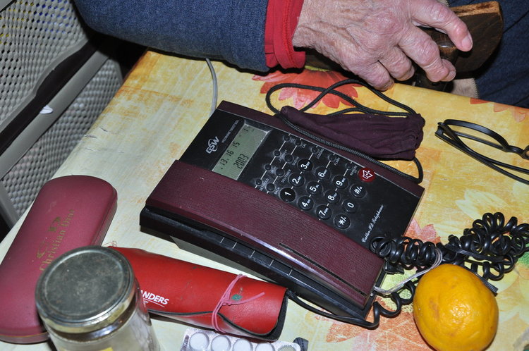 Две нови жертви на „ало“ измамниците в Хасково, едната олекна с 14 бона