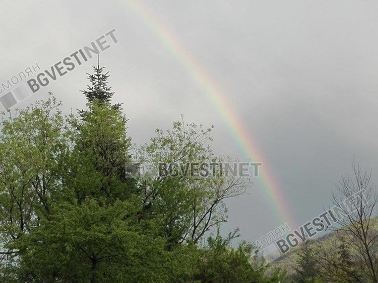 Времето днес: По-ниски температури и валежи, на места с придружени с гръмотевици