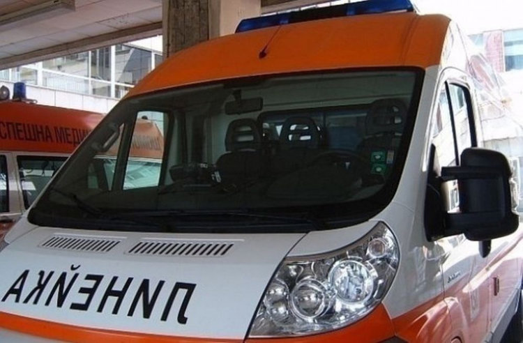 Двама работници пострадаха при ремонт в бензиностанция