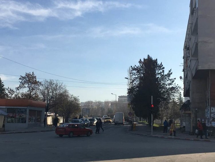 Мостът на пазара е отворен
