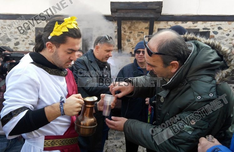 Дионисий стана виночерпец, вино за всеки гост в Златоград