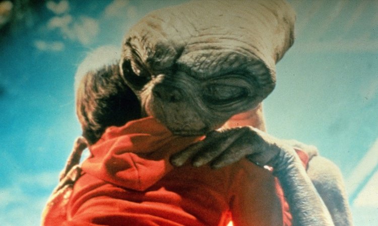 Земляните ще приветстват извънземния живот, твърдят учени