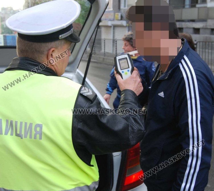 Арест за дрогиран шофьор и двама пияни