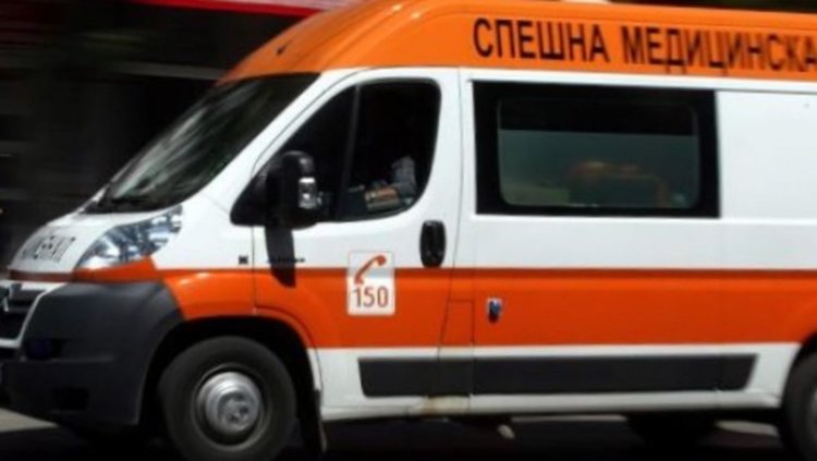 Млада жена е в болница след инцидент край разклон за Крумово