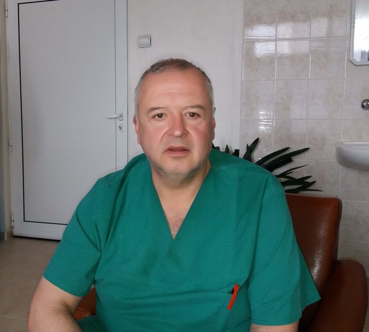 Уролози от Смолян извадиха почти килограм тумор от пациент