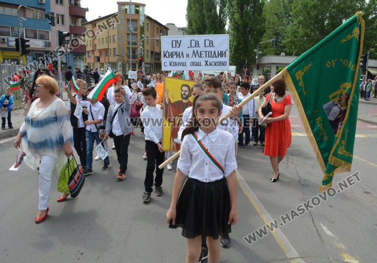 Всеки десети учител в Хасково държан на верижка с временен договор 