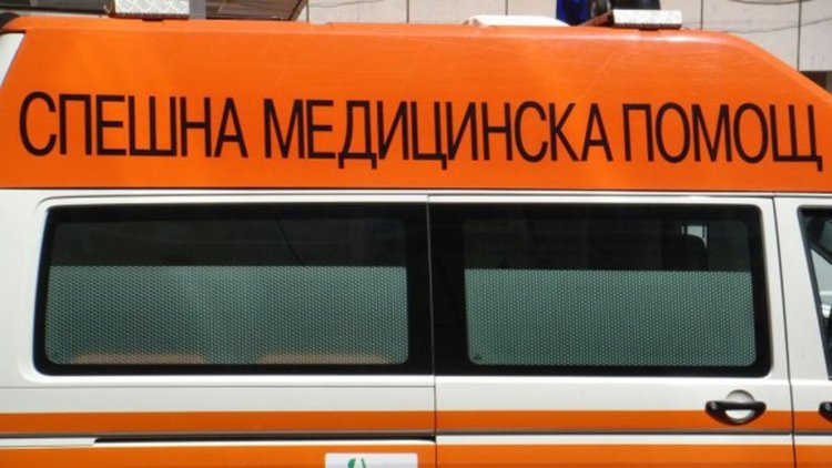 Ученик заби химикал в скулата на друг
