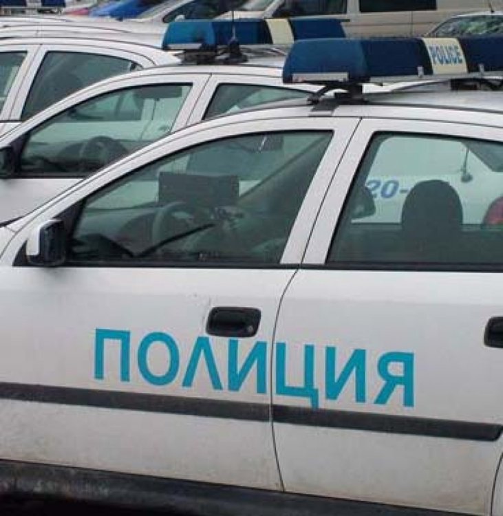 Минути преди да се качи на автобус, полицията закопча в Смолян телефонен измамник с над 7 бона и злато 