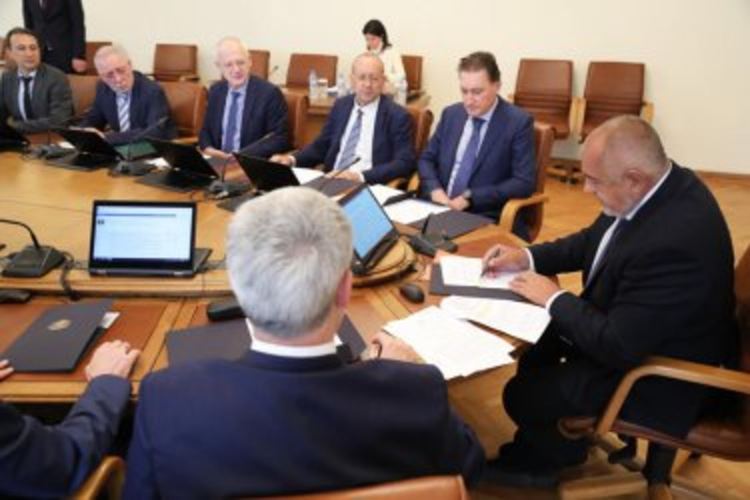 Минималната заплата вече ще се договаря по браншове
