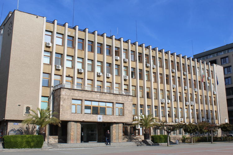 За 2 млн. лв. санират сградата на Областна администрация в Хасково