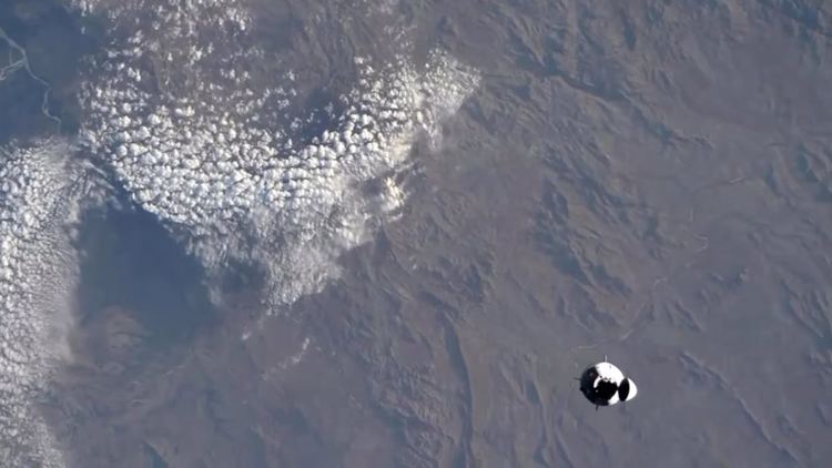 Crew Dragon на SpaceX се скачи с Международната космическа станция