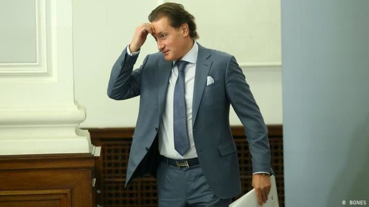 Вестниците на Пеевски, бТВ и Нова: знае ли се какъв е планът?