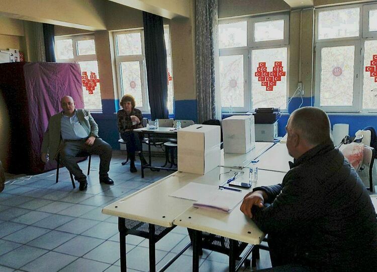 В Чорлу мач на „Галатасарай“ измести изборите за президент сред сънародниците ни