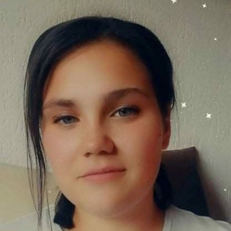 Кампанията за спасяването на Дани се разраства в областта. От занаятчии през зъболекари до футболен клуб се обединяват в помощ на детето