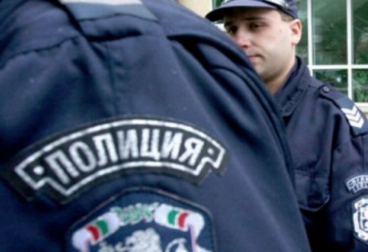Хлапак без книжка,кара нерегистрирано БМВ, хващат го за пореден път