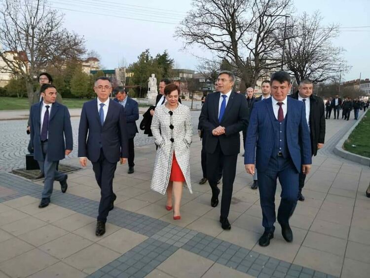 ДПС даде ифтар в Кърджали, присъстваха Мустафа Карадайъ и посланици
