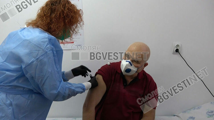 Вече може да бъде поставяна втора бустерна ваксина срещу COVID-19      
