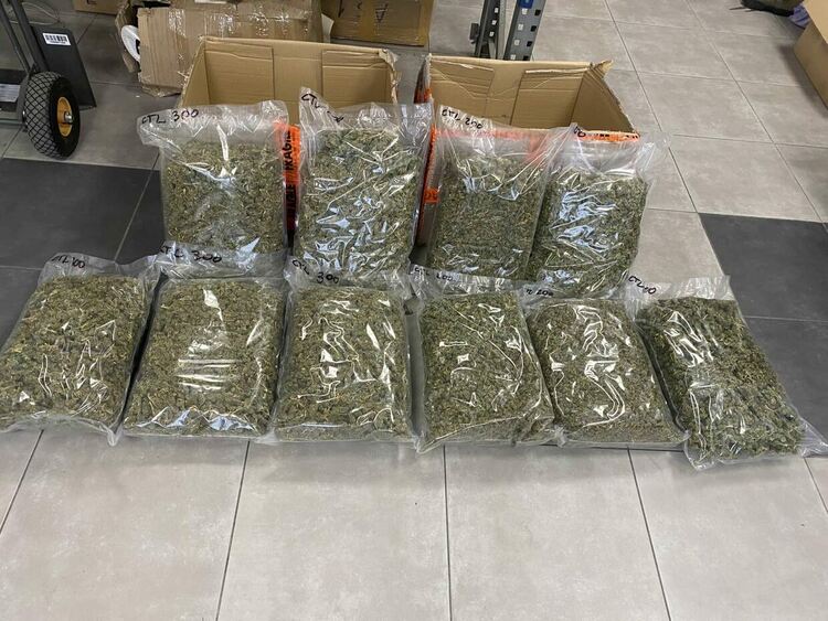 Митнически служители откриха  марихуана за 45 хил.лв. в контейнер за смет