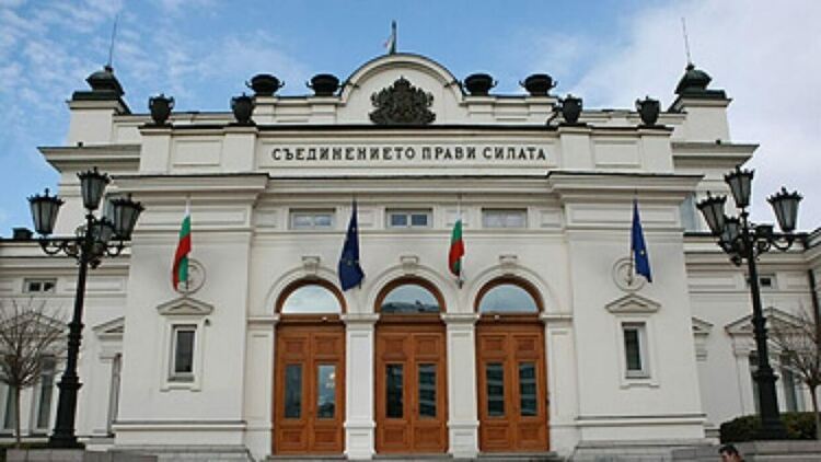 ГЕРБ-СДС, ДПС и ИТН предлагат парламентът да върне Иван Иванов начело на КЕВР