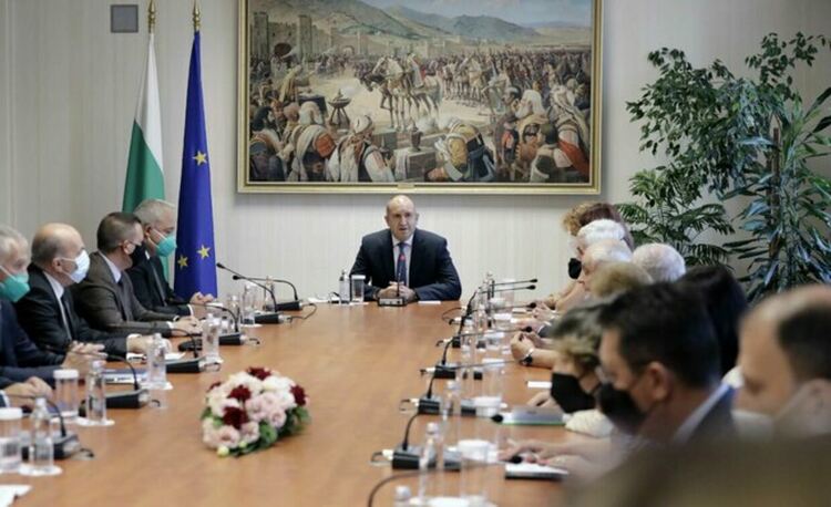 И Румен Радев заговори за машинен вот без манипулации