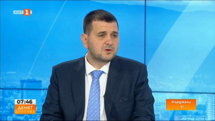 Йордан Иванов, ДБ: Като гледам Нинова е пила турско кафе с Борисов