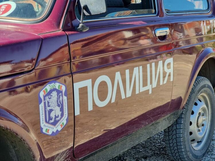 Примерни форми на попълнени бюлетини откри полицията във Варна