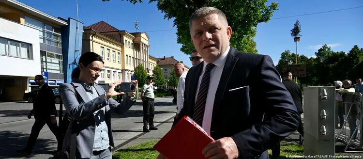 Словакия: Фицо и тежката отрова на омразата и мафията