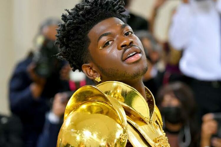 Lil Nas X с песен към саундтрака на „Ченгето от Бевърли Хилс 4“