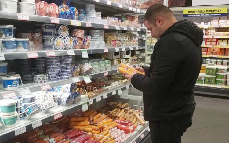 Агенцията по храните онемя за фалшивото сирене