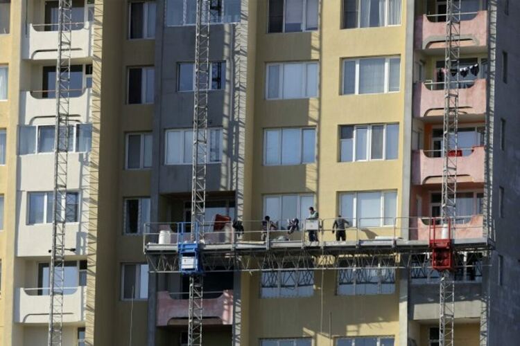 Договорите за безплатното саниране се отлагат за края на 2024г.