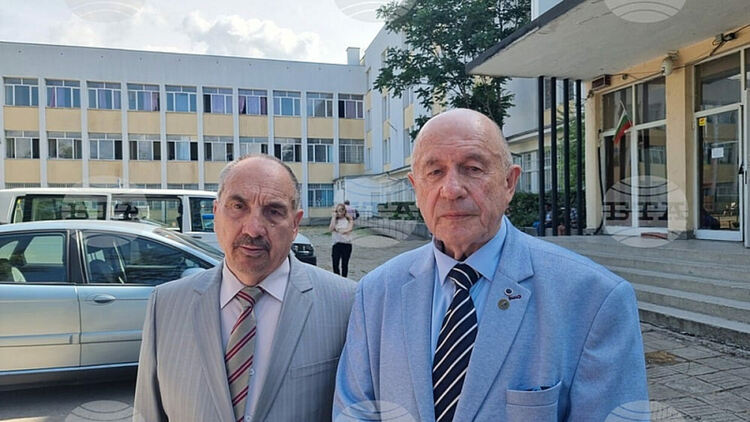 Малко бежанци, много и нескопосан PR