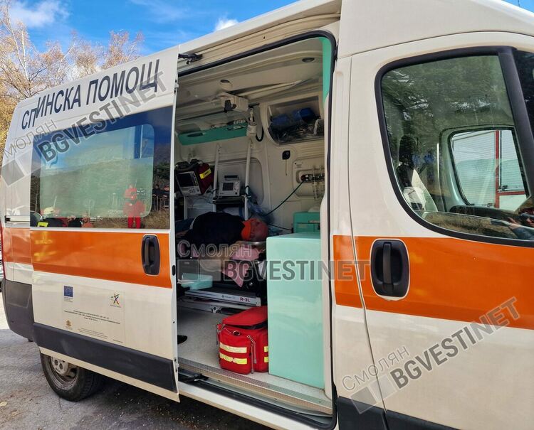 Автомобил блъсна жена, тя е в болница