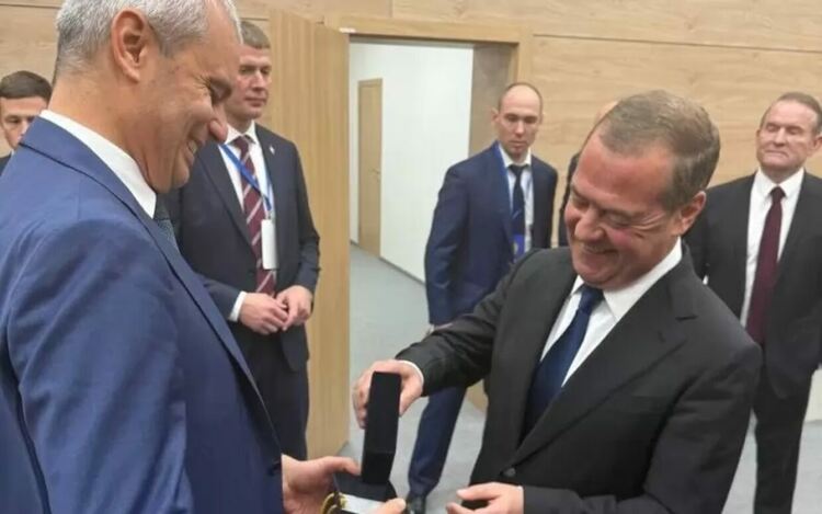 Големият цирк е при националистите