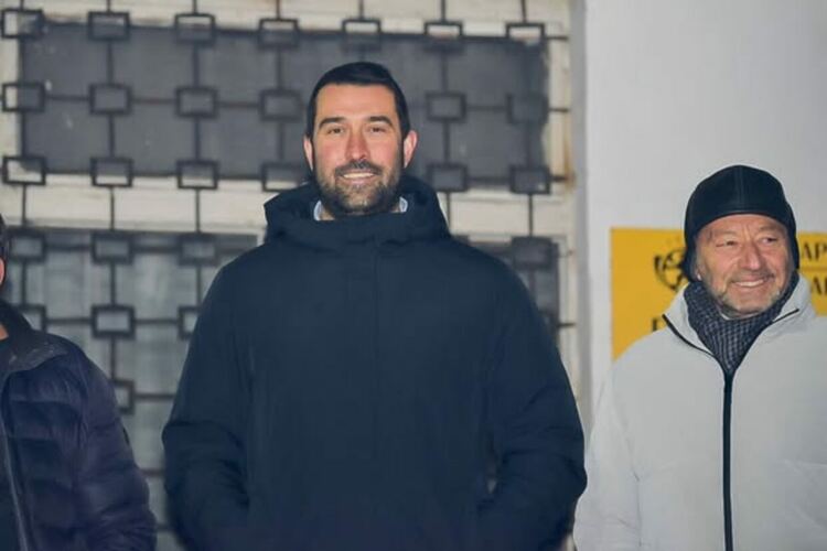 Звънците на сурвакарите огласиха и село Мещица