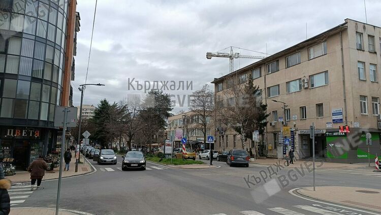   Предимно облачно с кратък дъжд днес в Кърджали