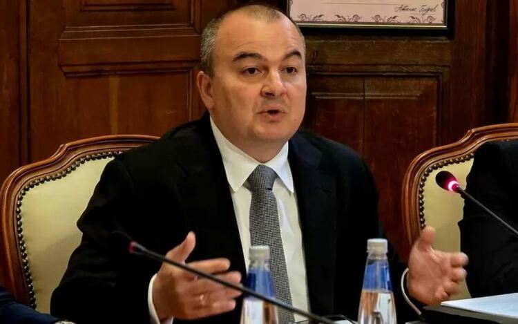 Абровски преустановява контрола на вноса на сурово мляко