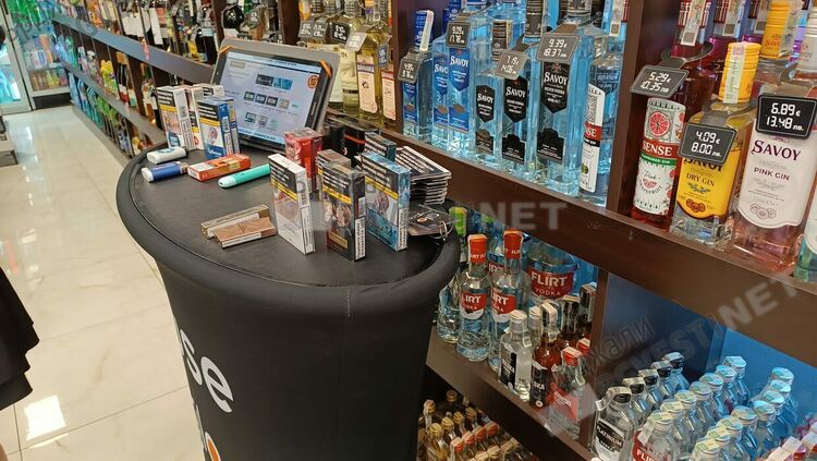 Кърджалийци негодуват срещу рекламата на цигари в магазините,деца продават на деца