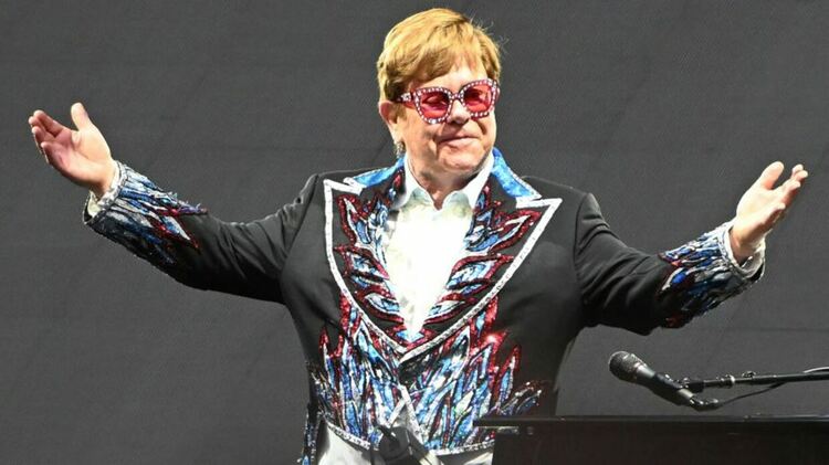 Elton John подготвя холограмно шоу в Лас Вегас