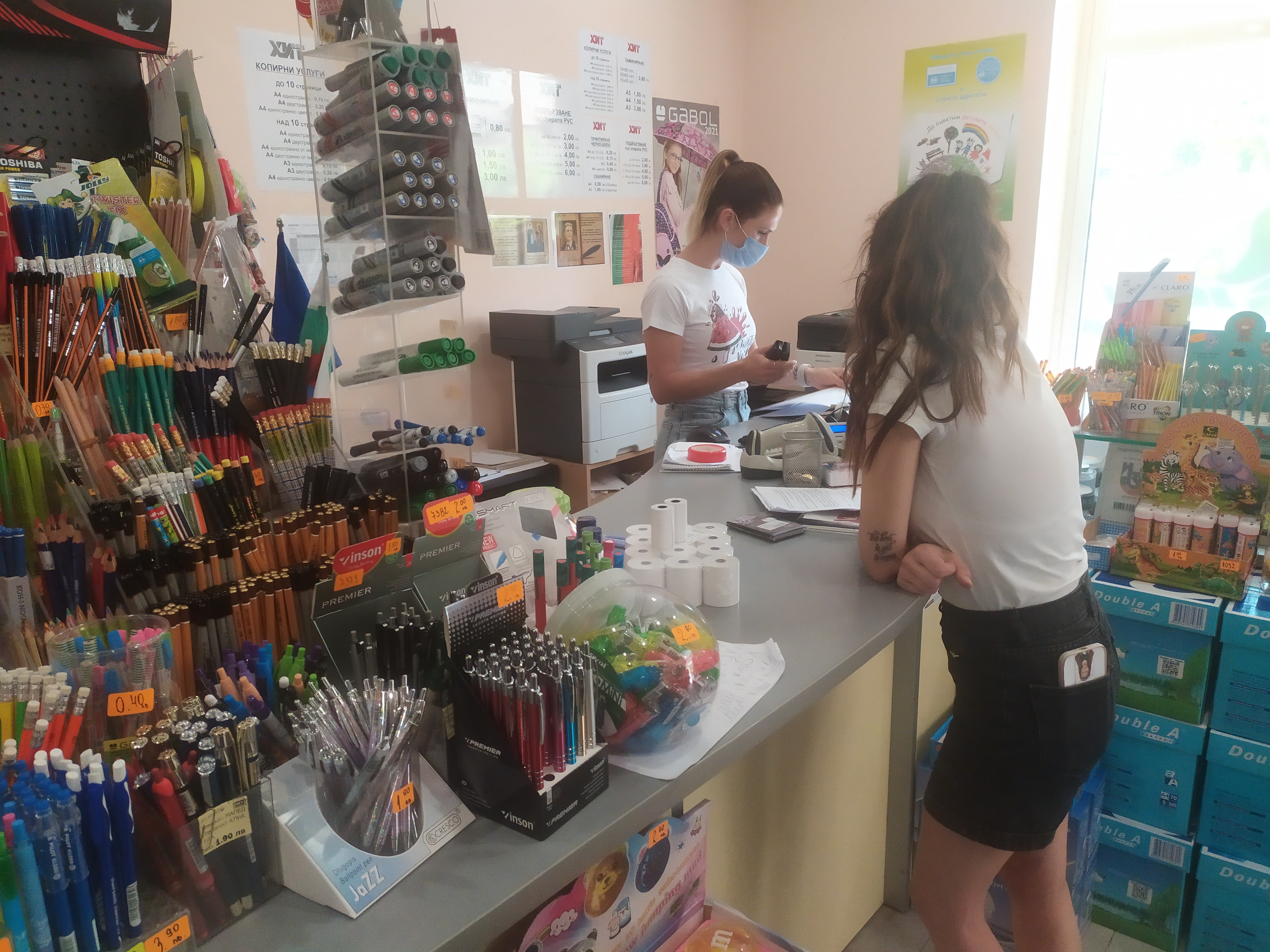 Свръхпредлагане на тетрадки и пособия за учениците в навечерието на новата учебна година в Кърджали,търсене няма