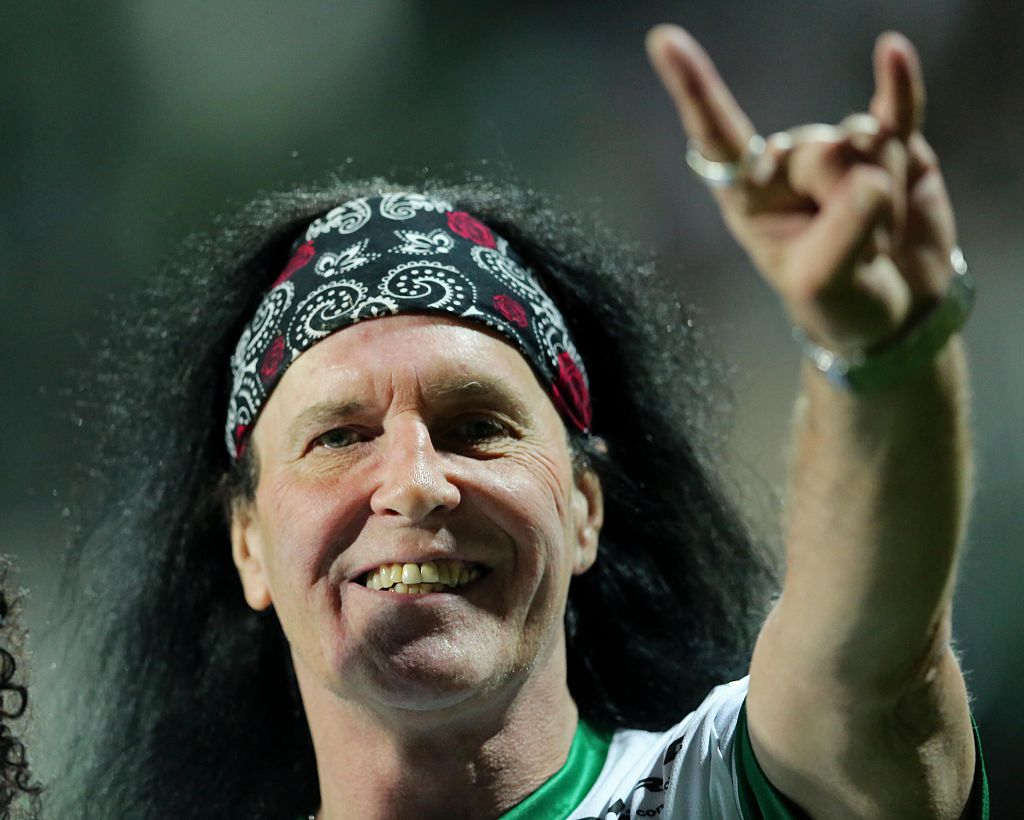 Оригиналният вокалист на AC/DC Дейв Евънс представи новия си сингъл „Loup Garou“