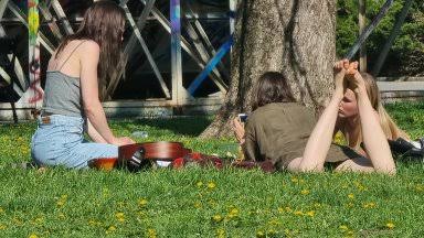 Слънчево време с леко покачване на температурата в помеделник