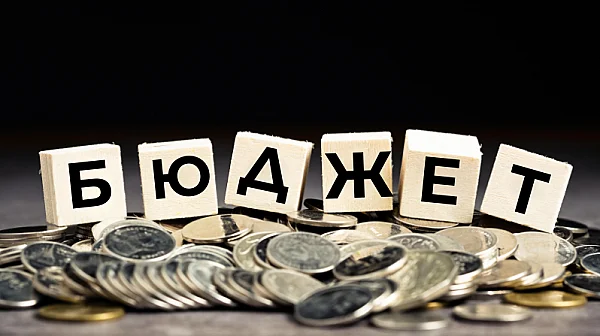 Облагане на ваучерите и по-висок осигурителен праг – Бюджет 2027 идва другата седмица