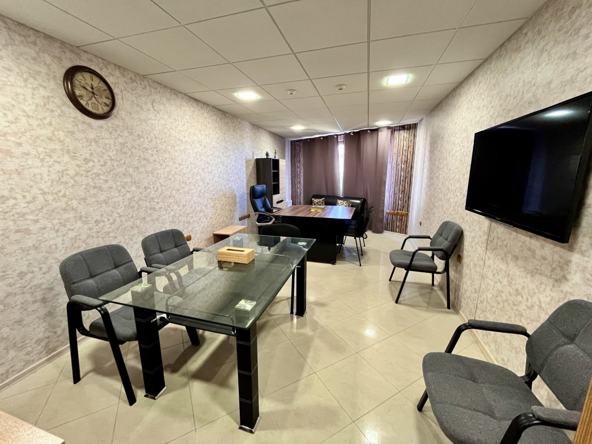 №3967 Напълно обзаведен офис за продажба - ново строителство с АКТ16 | Център, Хасково.