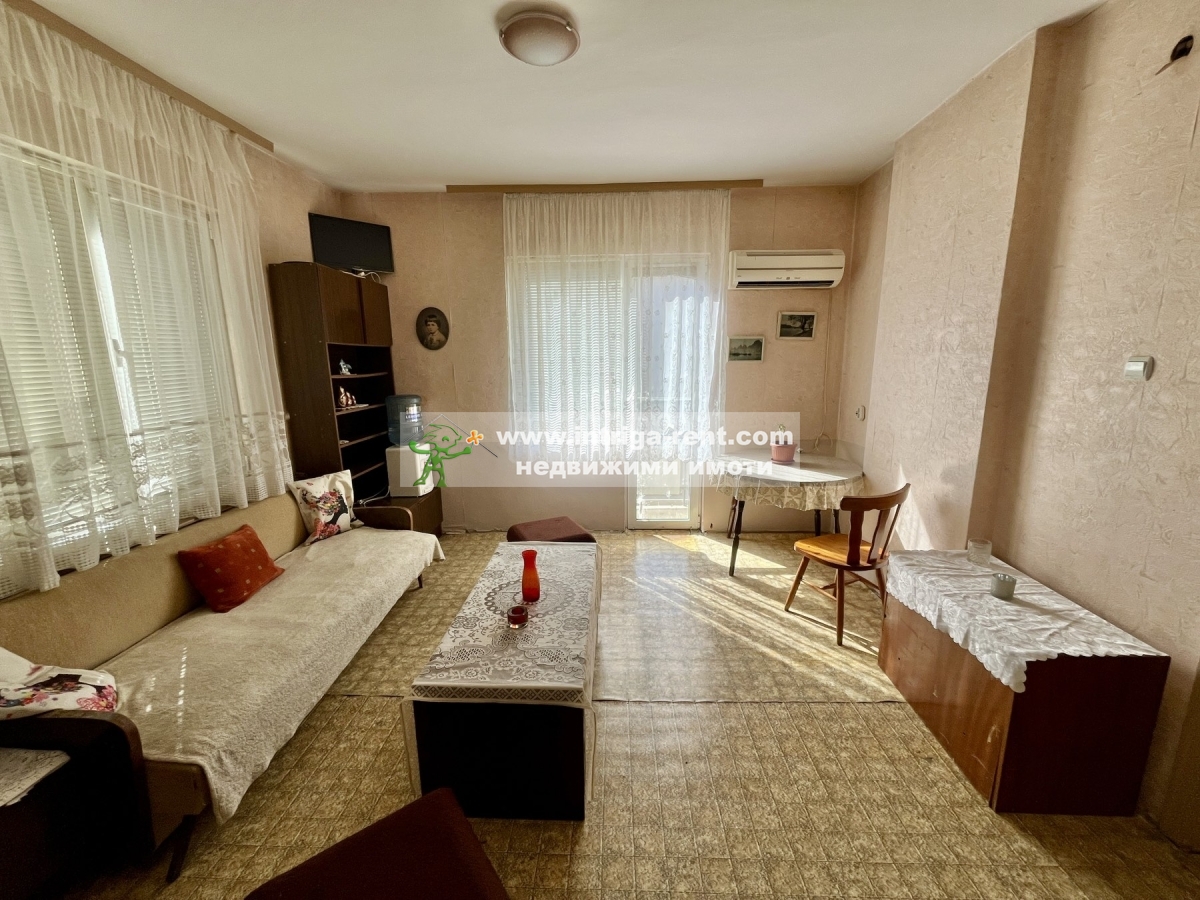 №4133 Тристаен апартамент под наем в самия център на град Хасково.