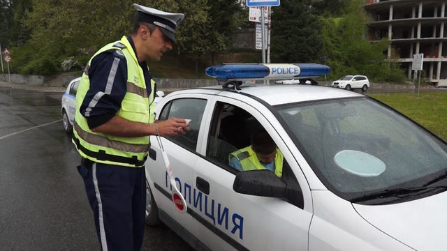 Различни видове наркотици откри полицията при специализирана полицейска операция през уикенда в смолянското село Полковник, Серафимово