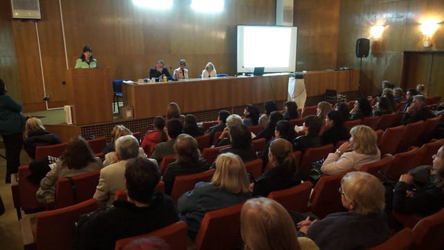 Близо 80 медицински сестри и директори на училища и детски градини от Смолянска област се събраха на обучителен форум за диабет